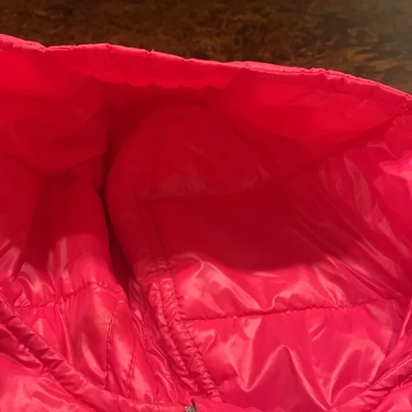 NWOT girls The North Face puffy vest summit series - Picture 10 of 13